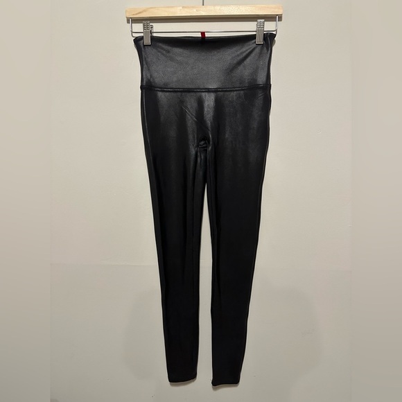 Spanx SPANXshape™ Faux Leather Leggings Black Size M - Picture 5 of 14